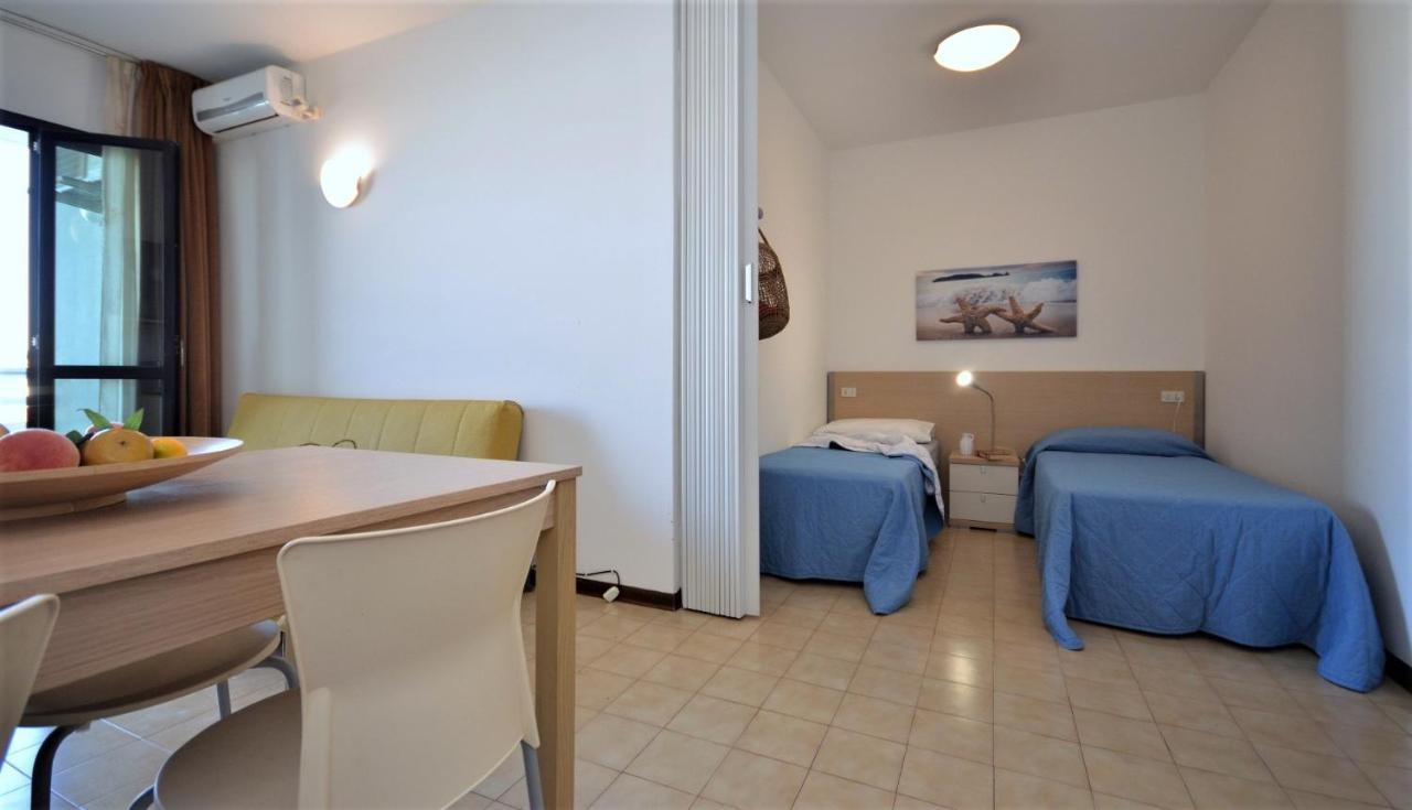 Residenza Olimpo Lägenhet Lignano Sabbiadoro Exteriör bild