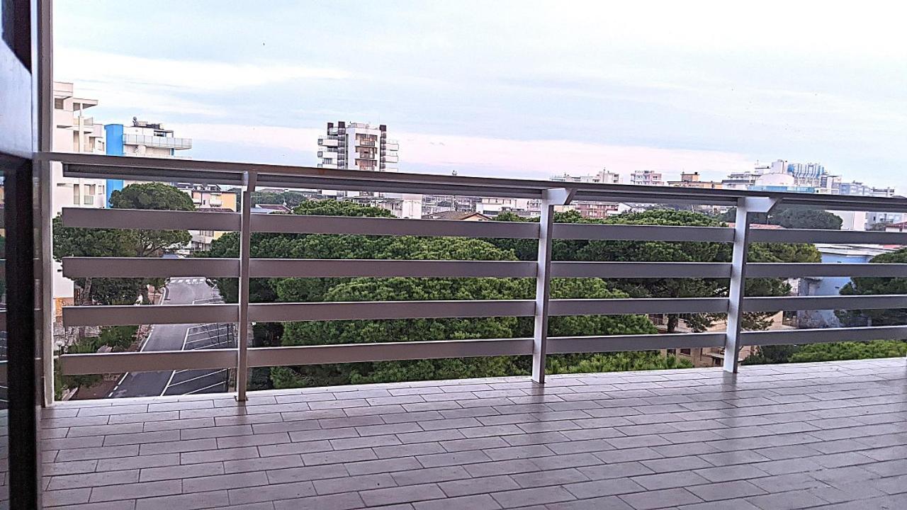 Residenza Olimpo Lägenhet Lignano Sabbiadoro Exteriör bild